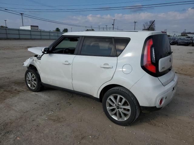 KNDJP3A59J7889742 - 2018 KIA SOUL + WHITE photo 2