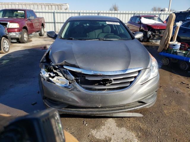 5NPEB4AC4EH908882 - 2014 HYUNDAI SONATA GLS SILVER photo 5