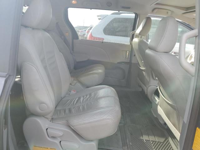 5TDYK3DC5CS227849 - 2012 TOYOTA SIENNA XLE GRAY photo 11