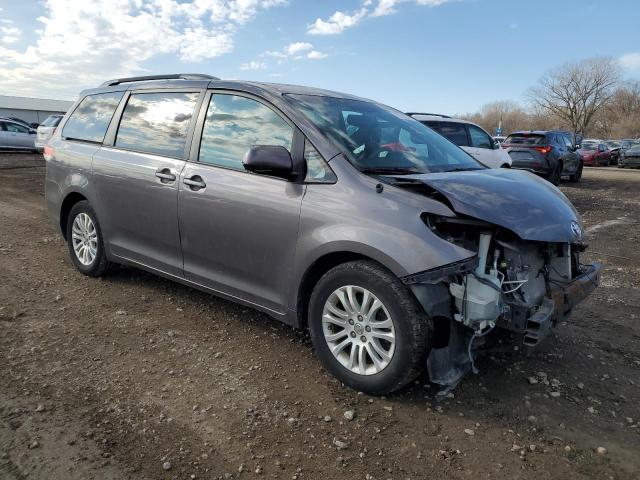 5TDYK3DC5CS227849 - 2012 TOYOTA SIENNA XLE GRAY photo 4