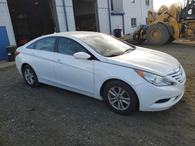 5NPEB4AC3BH036416 - 2011 HYUNDAI SONATA GLS WHITE photo 4