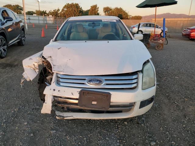 3FAHP07Z19R147210 - 2009 FORD FUSION SE WHITE photo 5