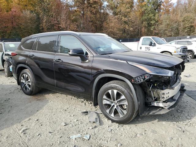 5TDHZRBH7MS108666 - 2021 TOYOTA HIGHLANDER XLE BLACK photo 4
