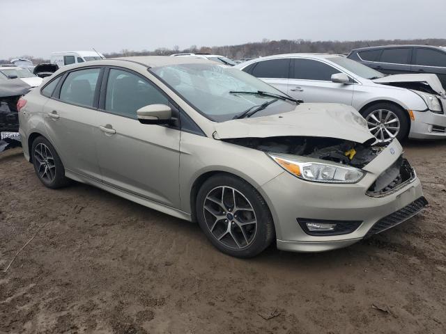 1FADP3F25FL334464 - 2015 FORD FOCUS SE CREAM photo 4