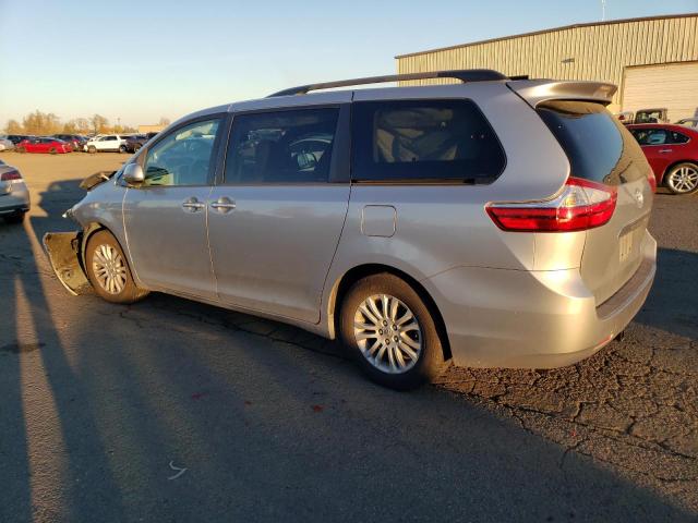 5TDYK3DC9FS626798 - 2015 TOYOTA SIENNA XLE SILVER photo 2