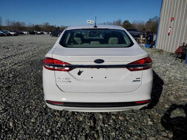 3FA6P0HD5JR250032 - 2018 FORD FUSION SE WHITE photo 6