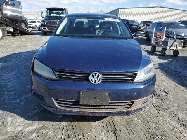 3VWD07AJ5EM370444 - 2014 VOLKSWAGEN JETTA SE BLUE photo 5