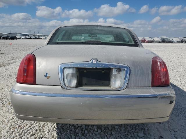 1LNHM81W02Y605550 - 2002 LINCOLN TOWN CAR EXECUTIVE GOLD photo 6