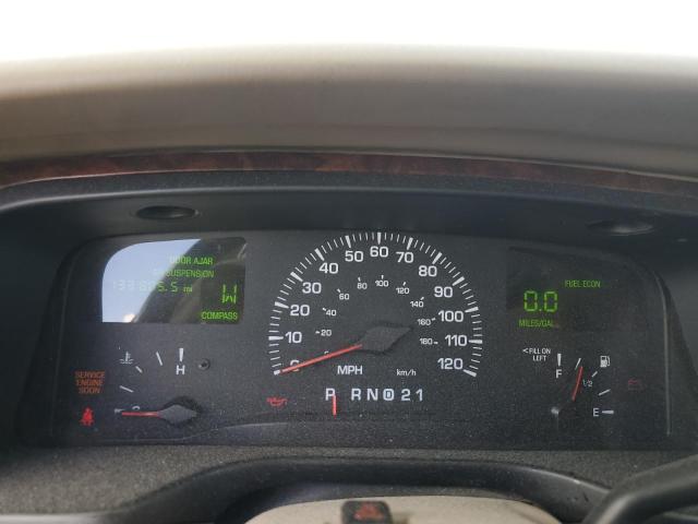 1LNHM81W02Y605550 - 2002 LINCOLN TOWN CAR EXECUTIVE GOLD photo 9