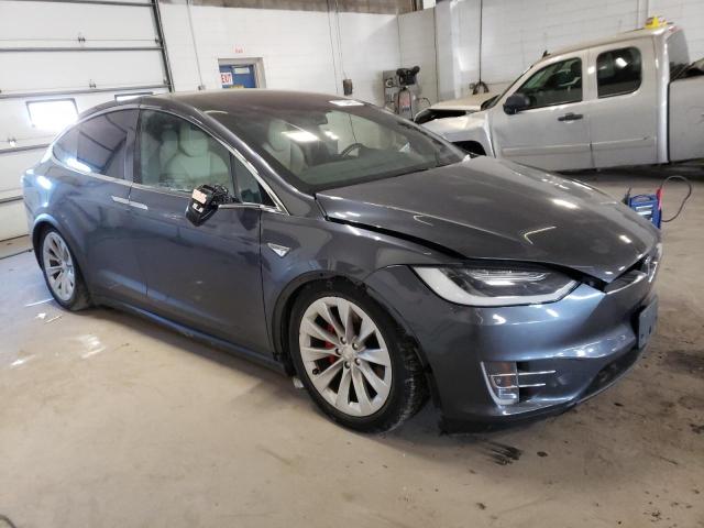 5YJXCAE40GF001121 - 2016 TESLA MODEL X GRAY photo 4