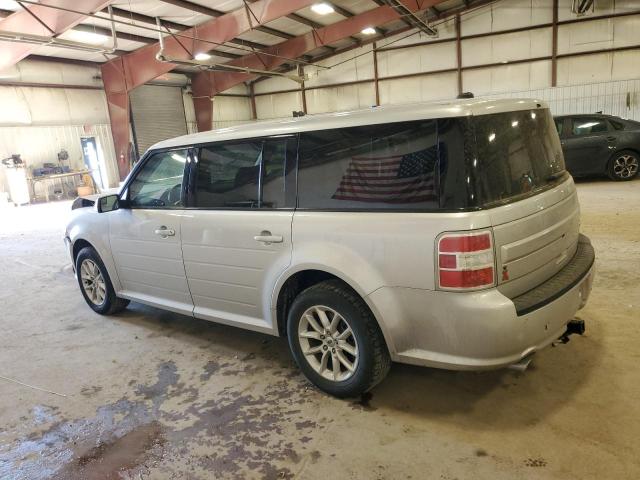 2FMGK5B88JBA22221 - 2018 FORD FLEX SE GRAY photo 2