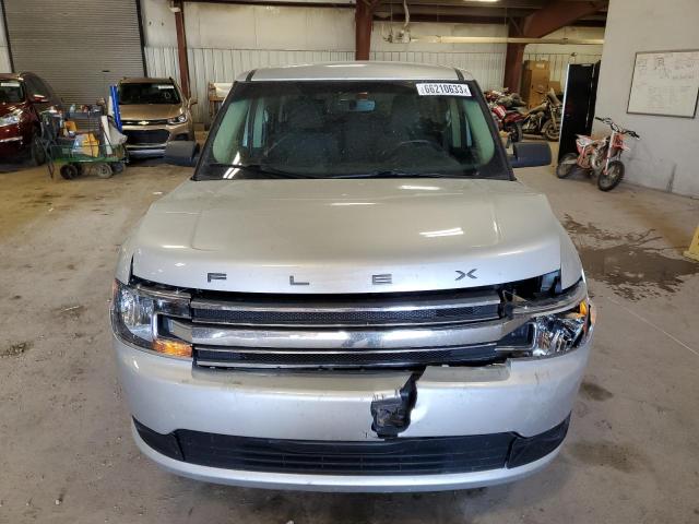 2FMGK5B88JBA22221 - 2018 FORD FLEX SE GRAY photo 5