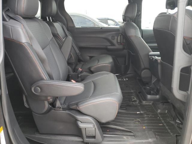 5TDXRKEC3NS133049 - 2022 TOYOTA SIENNA XSE GRAY photo 11