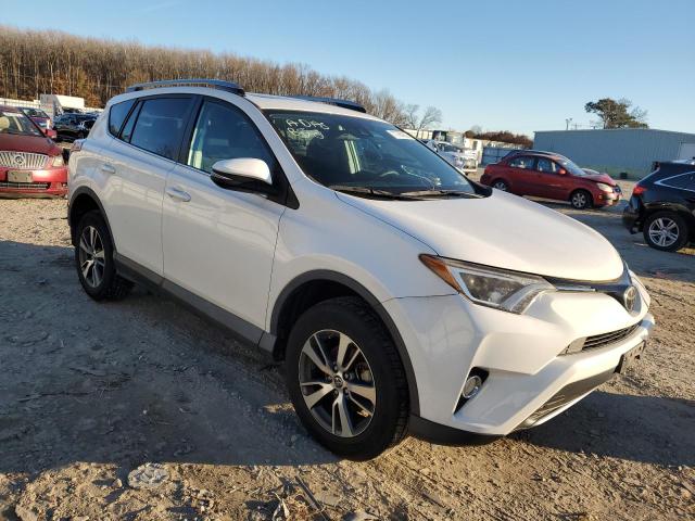 2T3WFREV8HW376566 - 2017 TOYOTA RAV4 XLE WHITE photo 4