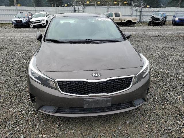 3KPFK4A7XHE103176 - 2017 KIA FORTE LX BROWN photo 5