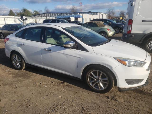 1FADP3F20GL242440 - 2016 FORD FOCUS SE WHITE photo 4