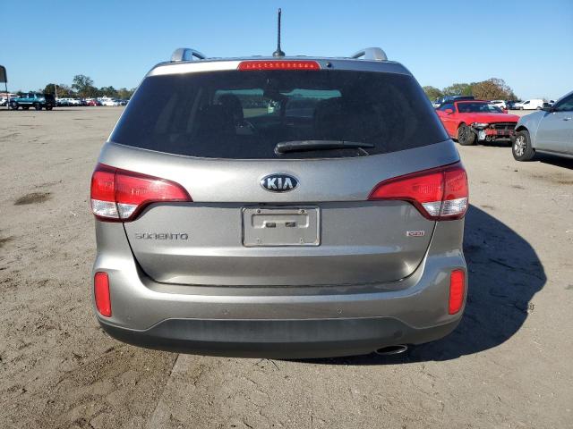 5XYKT3A67FG646272 - 2015 KIA SORENTO LX GRAY photo 6