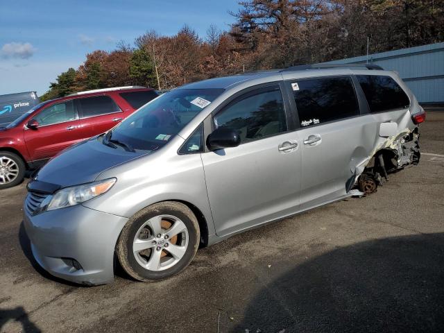 5TDKK3DC1FS555893 - 2015 TOYOTA SIENNA LE SILVER photo 1