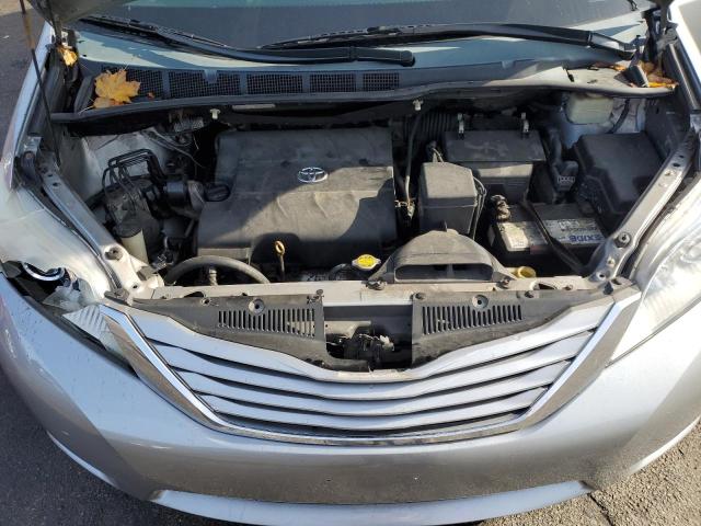 5TDKK3DC1FS555893 - 2015 TOYOTA SIENNA LE SILVER photo 12