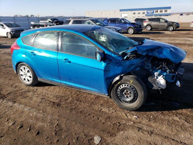 1FAHP3K21CL393112 - 2012 FORD FOCUS SE BLUE photo 4