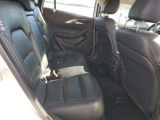 SJKCH5CR9HA028945 - 2017 INFINITI QX30 BASE WHITE photo 10