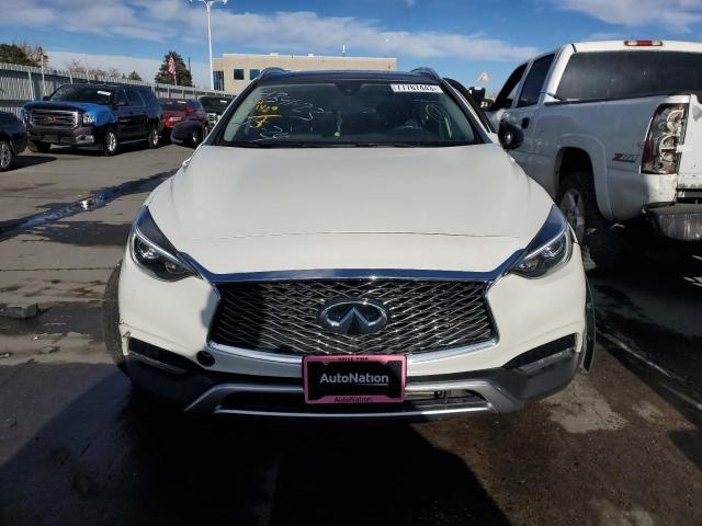 SJKCH5CR9HA028945 - 2017 INFINITI QX30 BASE WHITE photo 5