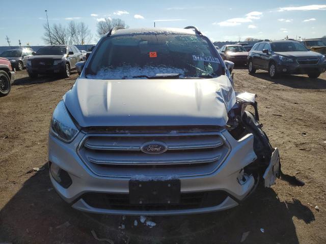 1FMCU9GD0JUB12656 - 2018 FORD ESCAPE SE SILVER photo 5