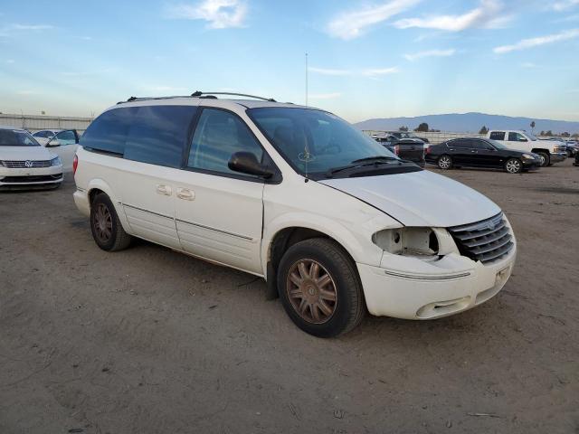 2C4GP64L05R582387 - 2005 CHRYSLER TOWN & COU LIMITED WHITE photo 4