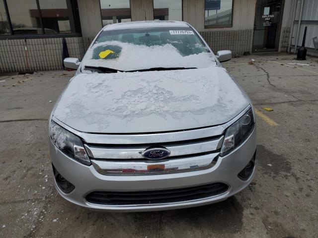 3FAHP0HG4BR207175 - 2011 FORD FUSION SE SILVER photo 5