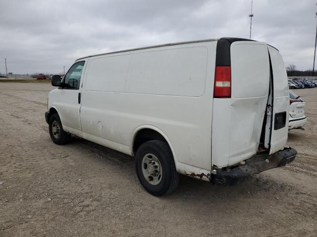 1GCHG35V451168682 - 2005 CHEVROLET EXPRESS G3 WHITE photo 2