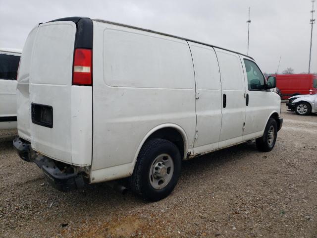 1GCHG35V451168682 - 2005 CHEVROLET EXPRESS G3 WHITE photo 3