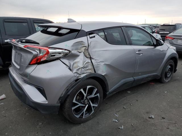 NMTKHMBXXJR007909 - 2018 TOYOTA C-HR XLE SILVER photo 3