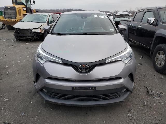 NMTKHMBXXJR007909 - 2018 TOYOTA C-HR XLE SILVER photo 5