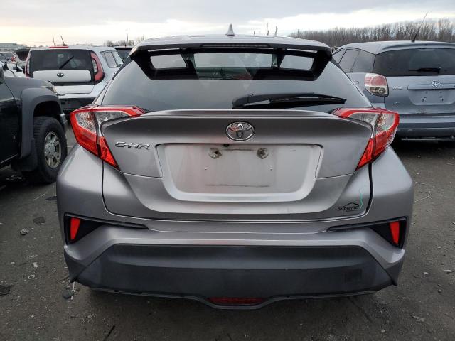 NMTKHMBXXJR007909 - 2018 TOYOTA C-HR XLE SILVER photo 6