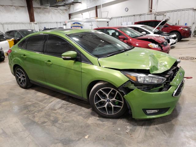 1FADP3H21JL279324 - 2018 FORD FOCUS SEL GREEN photo 4