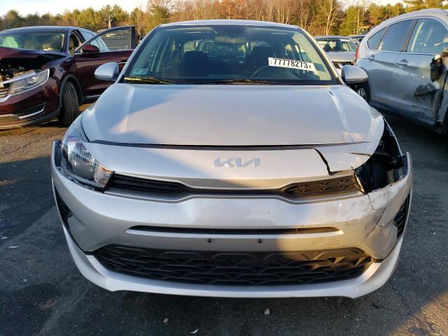 3KPA24AD7NE441792 - 2022 KIA RIO LX SILVER photo 5