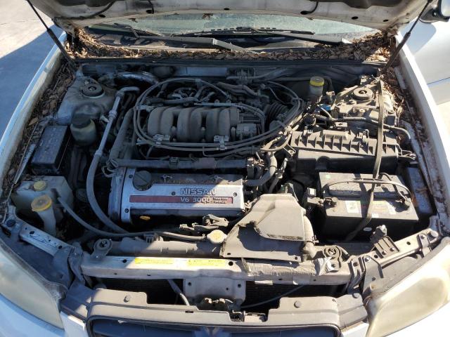 JN1CA31D71T810774 - 2001 NISSAN MAXIMA GXE WHITE photo 11