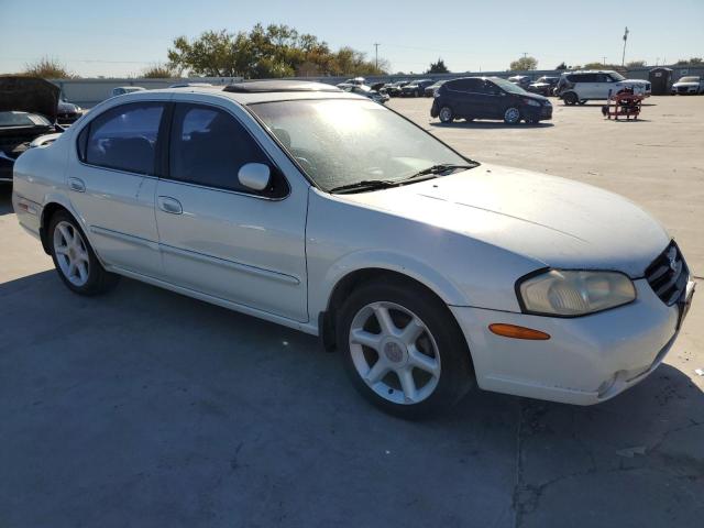 JN1CA31D71T810774 - 2001 NISSAN MAXIMA GXE WHITE photo 4