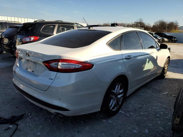 3FA6P0H76DR190695 - 2013 FORD FUSION SE WHITE photo 3