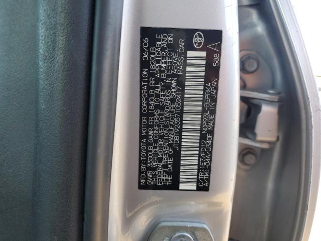 JTDBT923571052417 - 2007 TOYOTA YARIS SILVER photo 12