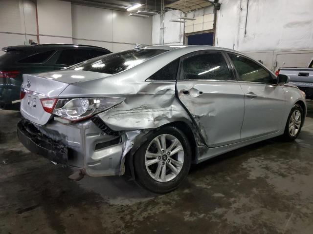 5NPEB4AC4DH767083 - 2013 HYUNDAI SONATA GLS SILVER photo 3