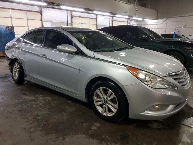 5NPEB4AC4DH767083 - 2013 HYUNDAI SONATA GLS SILVER photo 4