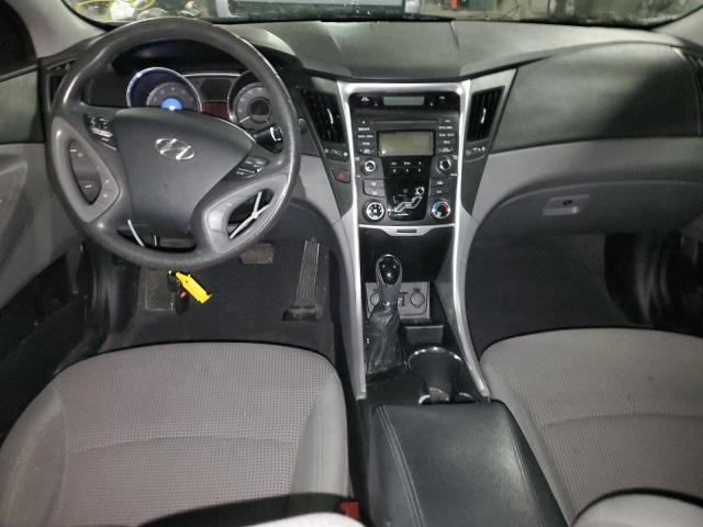 5NPEB4AC4DH767083 - 2013 HYUNDAI SONATA GLS SILVER photo 8