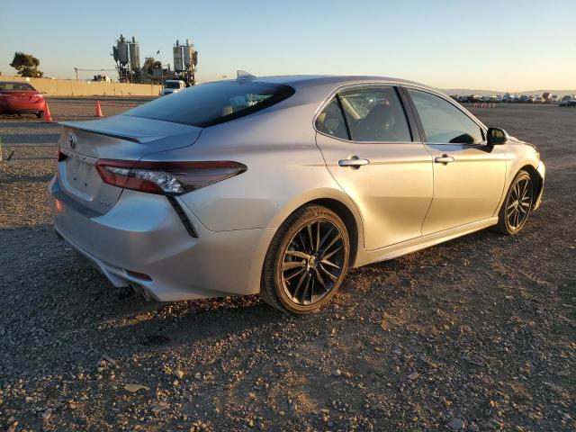 4T1K61AK4MU581137 - 2021 TOYOTA CAMRY XSE SILVER photo 3