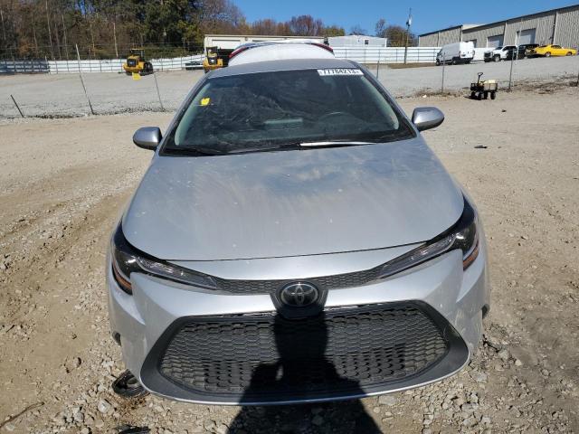 5YFEPMAE2NP373766 - 2022 TOYOTA COROLLA LE SILVER photo 5