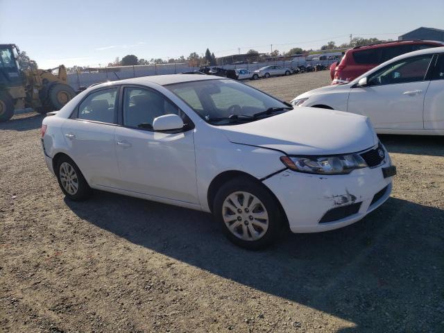 KNAFT4A27C5507989 - 2012 KIA FORTE LX WHITE photo 4