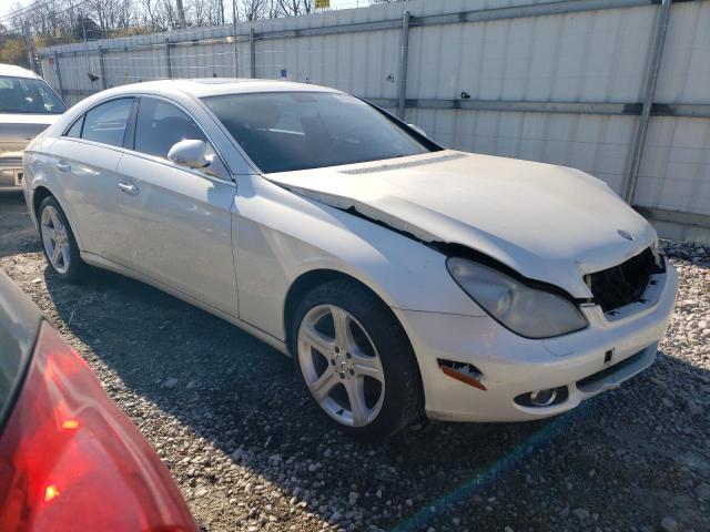 WDDDJ75X46A053807 - 2006 MERCEDES-BENZ CLS 500C WHITE photo 4