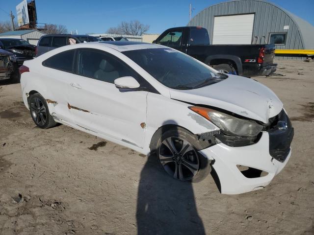 KMHDH6AE4DU008068 - 2013 HYUNDAI ELANTRA CO GS WHITE photo 4