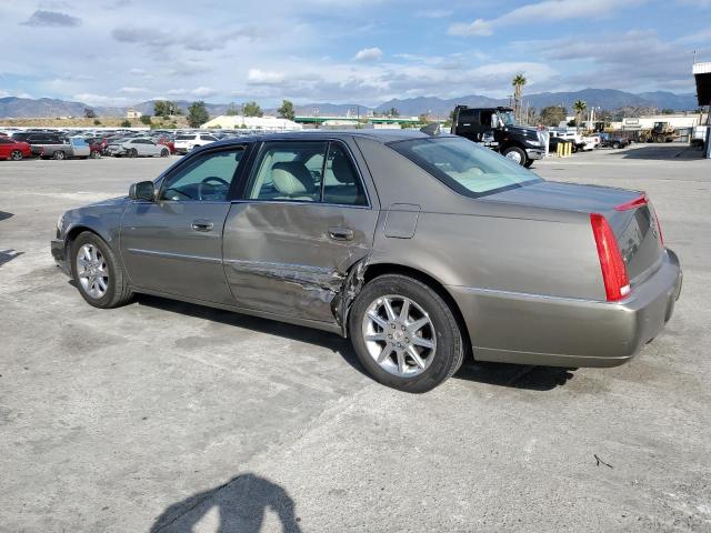 1G6KD5EY6AU132914 - 2010 CADILLAC DTS LUXURY COLLECTION GOLD photo 2