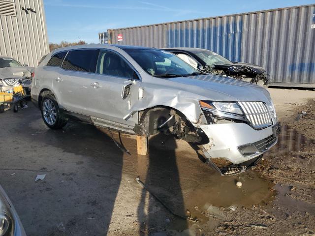 2LMHJ5AT2CBL51498 - 2012 LINCOLN MKT SILVER photo 4